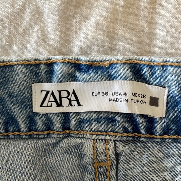 Zara high rise jean shorts (size 4) - Picture 2 of 4